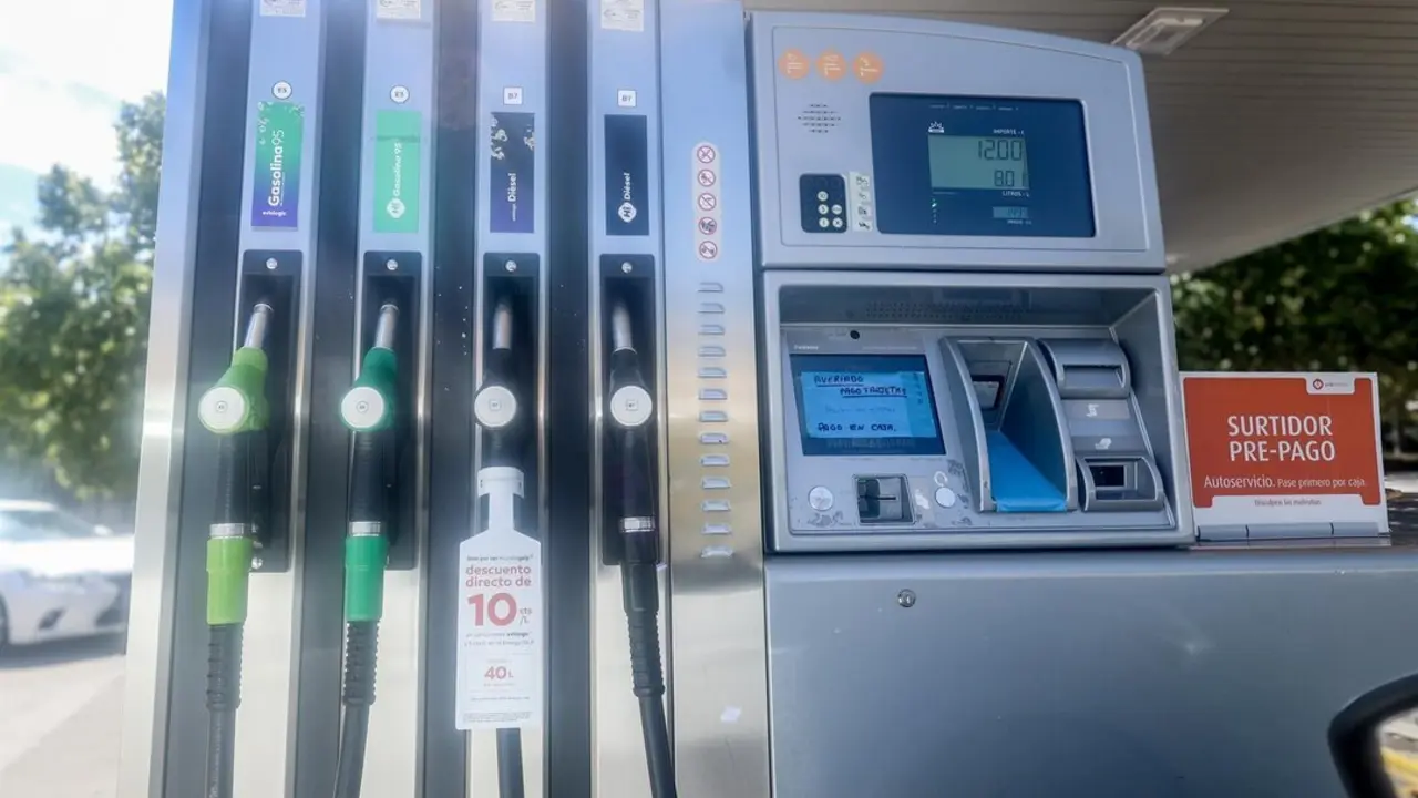  Surtidor en una gasolinera 