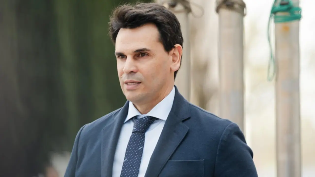  Archivo - Imagen de archivo de la pareja de la presidenta de la Comunidad de Madrid, Alberto Gonz&aacute;lez Amador. - Mateo Lanzuela - Europa Press - Archivo 