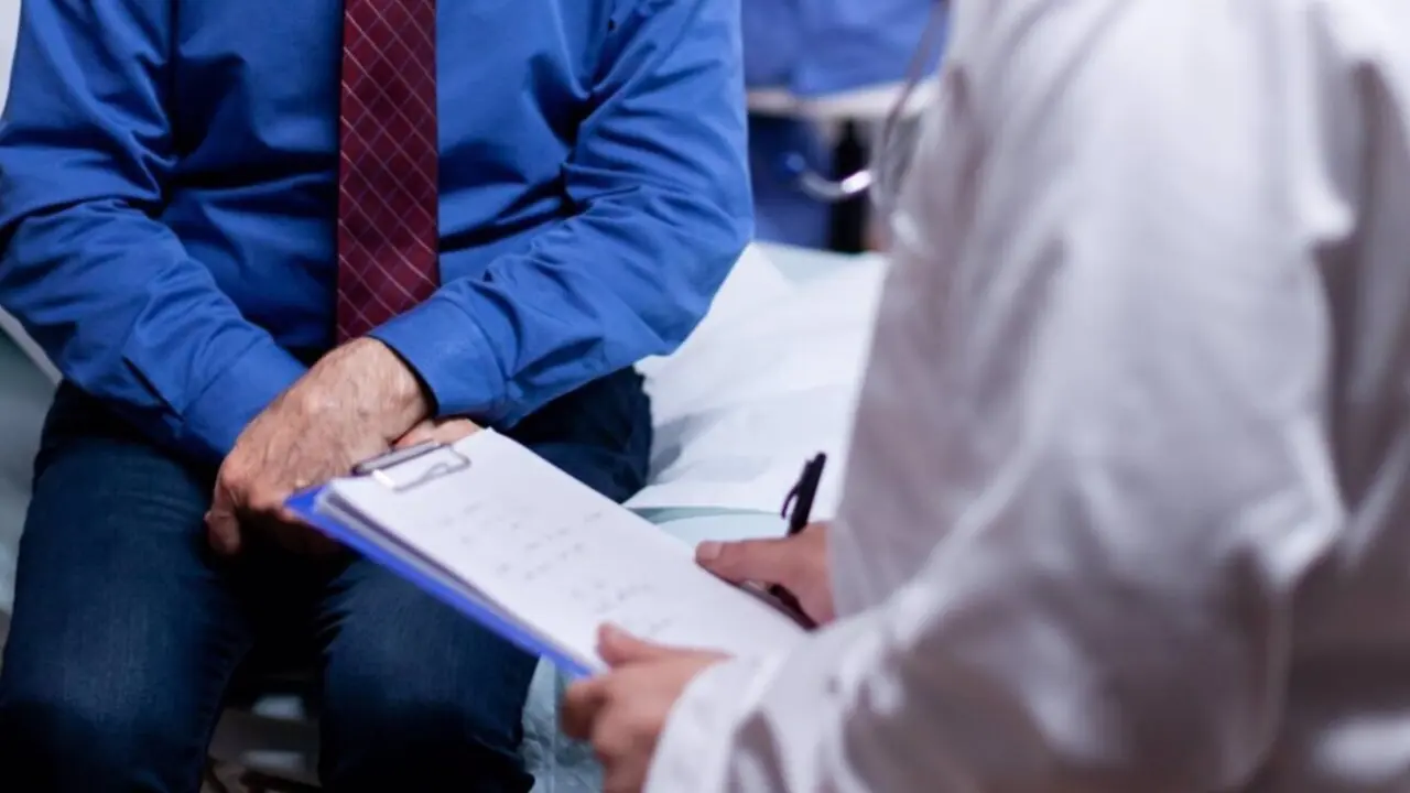  Archivo - Atenci&oacute;n a un paciente. - COMUNIDAD DE MADRID - Archivo 