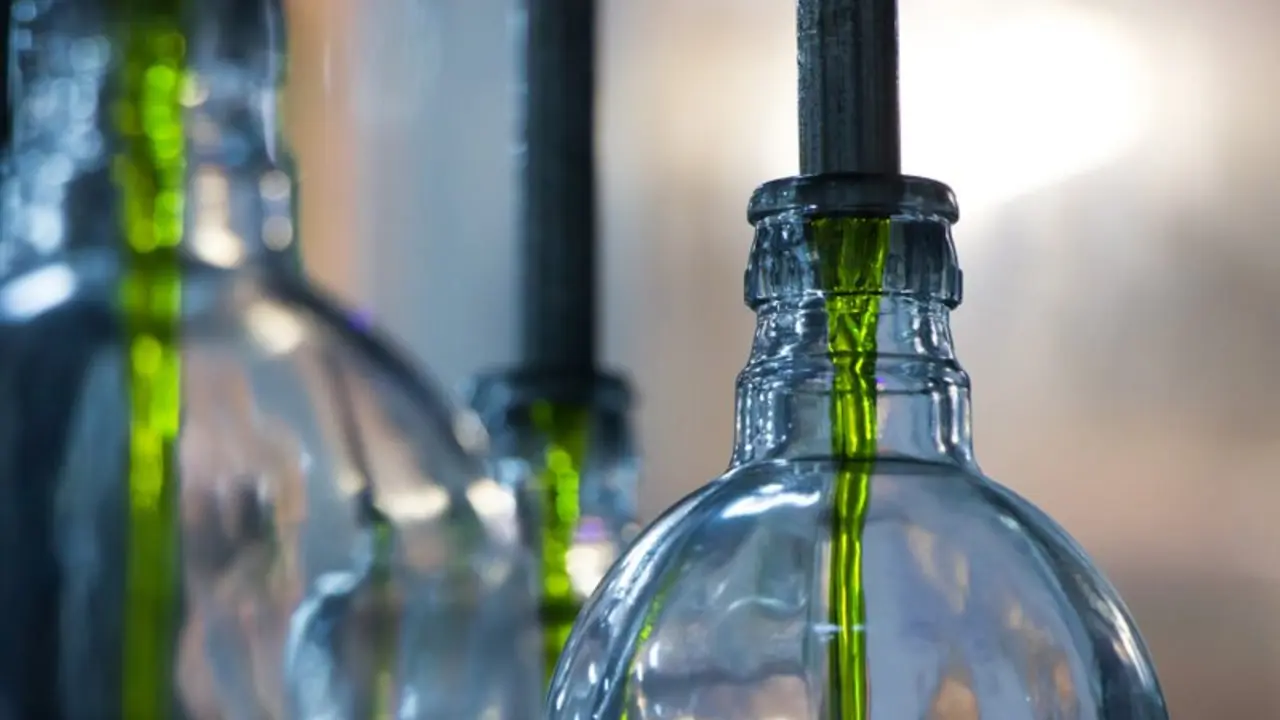  'Color verde esmeralda. Primer AOVE temprano' 