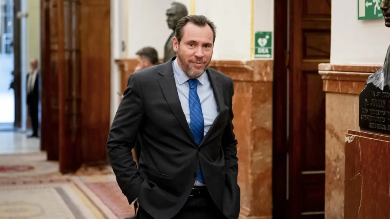  Archivo - El ministro de Transportes y Movilidad Sostenible, &Oacute;scar Puente, a 6 de mayo de 2025, en Madrid (Espa&ntilde;a) - A. P&eacute;rez Meca - Europa Press - Archivo 