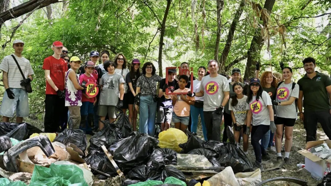  M&aacute;s de 12.000 voluntarios se movilizan para liberar de basuraleza 745 espacios naturales en toda Espa&ntilde;a, a 7 de junio de 2025 - LIBERA | EP 