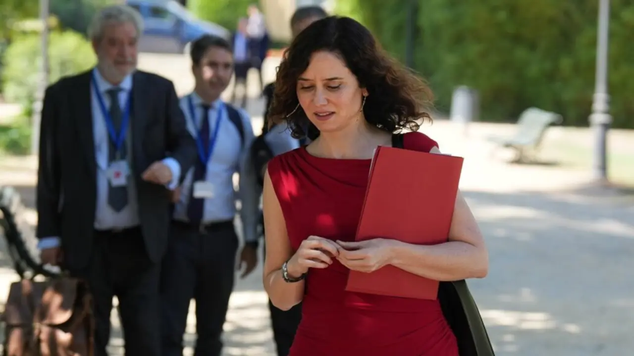  La presidenta de la Comunidad de Madrid, Isabel D&iacute;az Ayuso, se dirige a una rueda de prensa posterior a la XXVIII Conferencia de Presidentes - David Zorrakino - Europa Press 