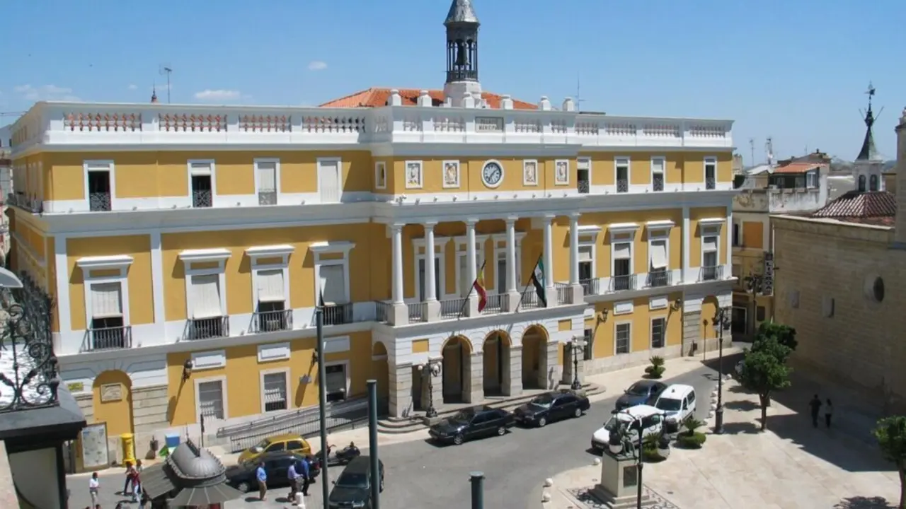  Archivo - Fachada del Ayuntamiento de Badajoz<br>- EUROPA PRESS - Archivo 