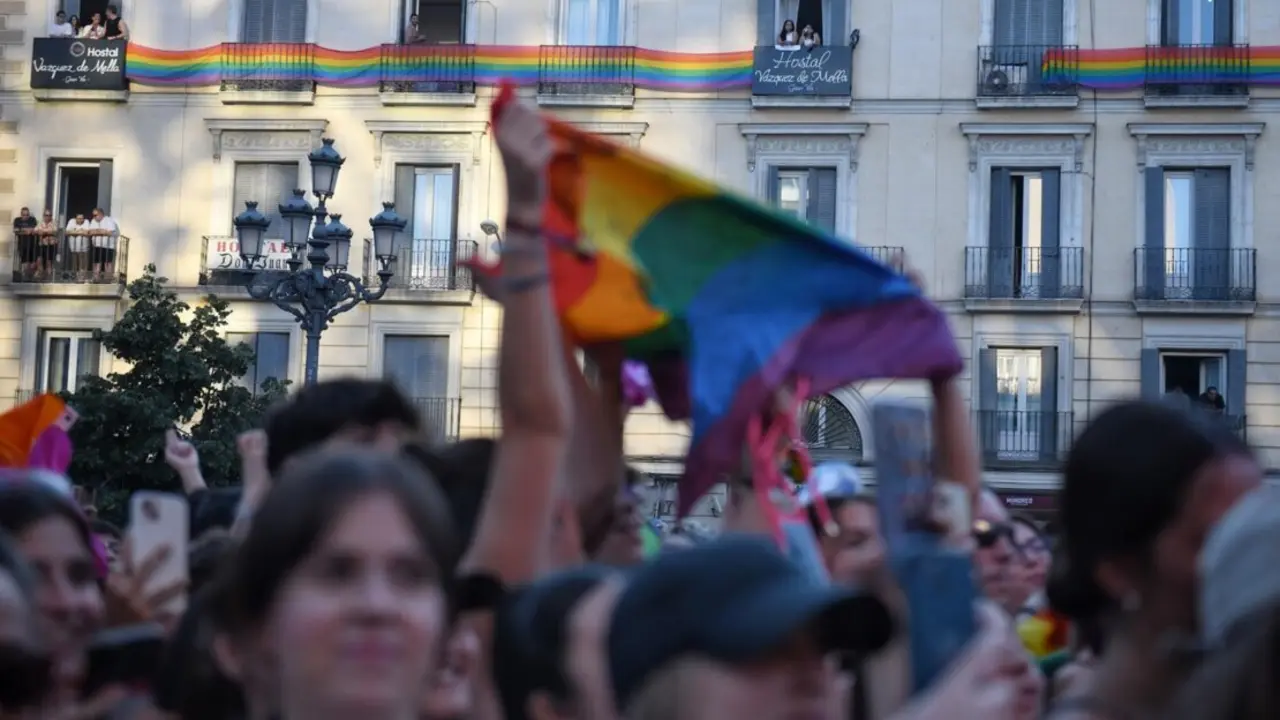  Archivo - Decenas de personas durante el preg&oacute;n del Orgullo de Madrid 2024 (MADO 2024), en la Plaza de Pedro Zerolo, a 3 de julio de 2024, en Madrid (Espa&ntilde;a).<br>- Fernando S&aacute;nchez - Europa Press - Archivo 