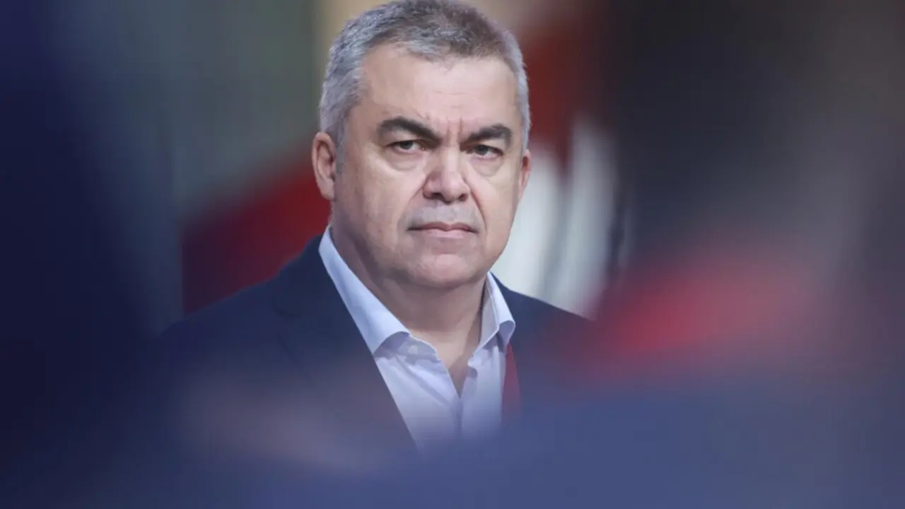  Archivo - El secretario de Organizaci&oacute;n del PSOE, Santos Cerd&aacute;n, durante el primer d&iacute;a del 41 Congreso Federal del PSOE en el Palacio de Congresos y Exposiciones, a 29 de noviembre de 2024 en Sevilla (Andaluc&iacute;a, Espa&ntilde;a).<br>- Roc&iacute;o Ruz - Europa Press - Archivo 