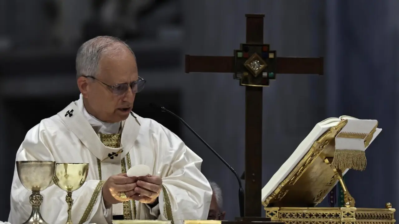  15 June 2025, Vatican: Pope Leo XIV celebrates a mass for the Jubilee of Sport in St. Peter's Basilica at the Vatican. Photo: Evandro Inetti/ZUMA Press Wire/dpa<br>- Evandro Inetti/ZUMA Press Wire/d / DPA | EP 