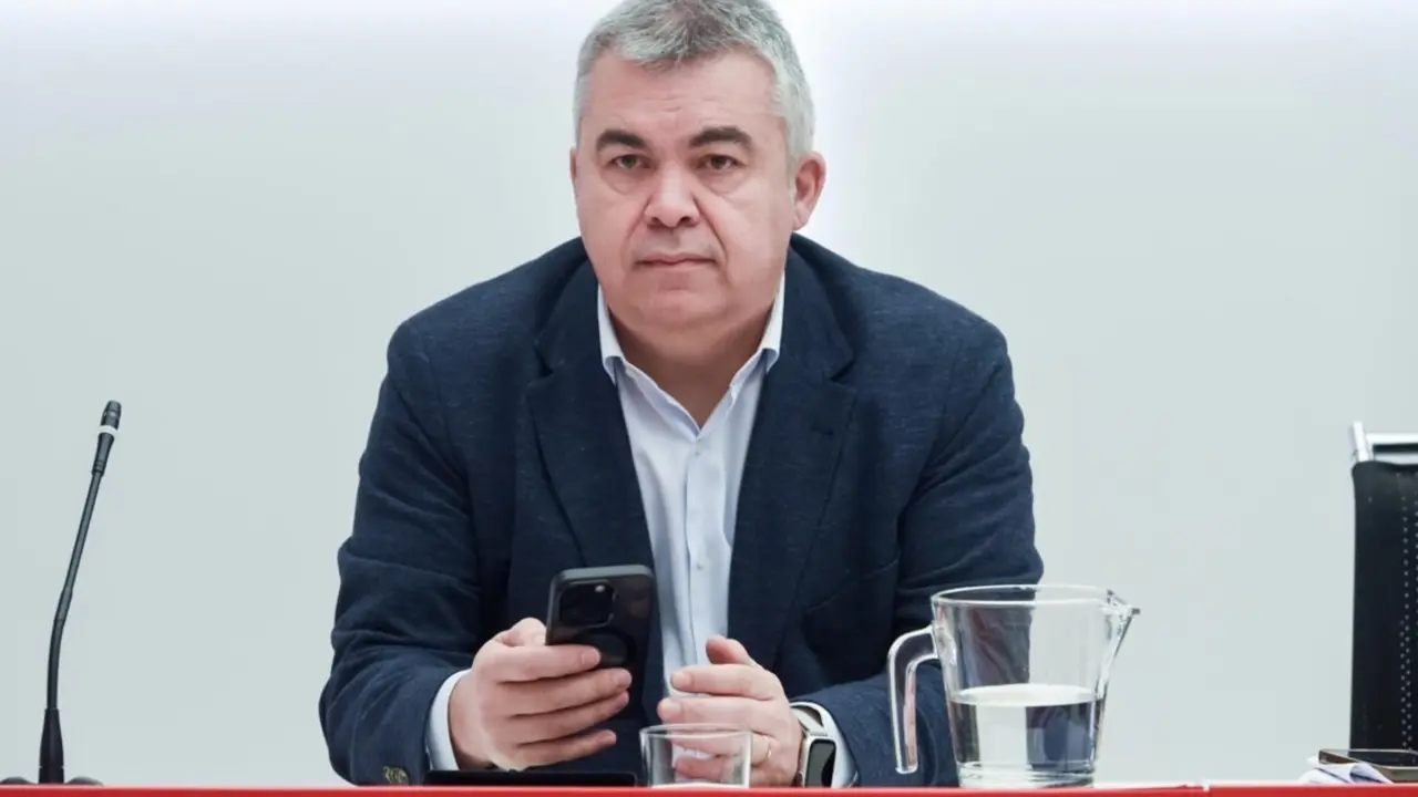  Archivo - El ex secretario de Organizaci&oacute;n del PSOE, Santos Cerd&aacute;n, durante una reuni&oacute;n de la Comisi&oacute;n Ejecutiva Federal, en la sede del partido, a 5 de febrero de 2024, en Madrid (Espa&ntilde;a).<br>- Gustavo Valiente - Europa Press - Archivo 