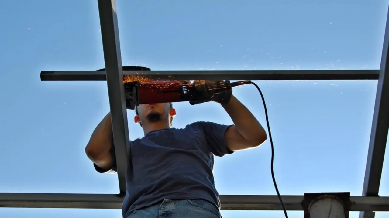  Archivo - Trabajador del metal.<br>- EUROPA PRESS/UPTA - Archivo 