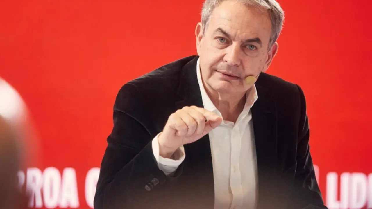  Archivo - El expresidente del Gobierno, Jos&eacute; Luis Rodr&iacute;guez Zapatero, durante un coloquio bajo el t&iacute;tulo, 'Futuro en clave feminista', en el 13&ordm; Congreso Regional del PSN, a 21 de marzo de 2025, en Pamplona, Navarra (Espa&ntilde;a).<br>- Eduardo Sanz - Europa Press - Archivo 