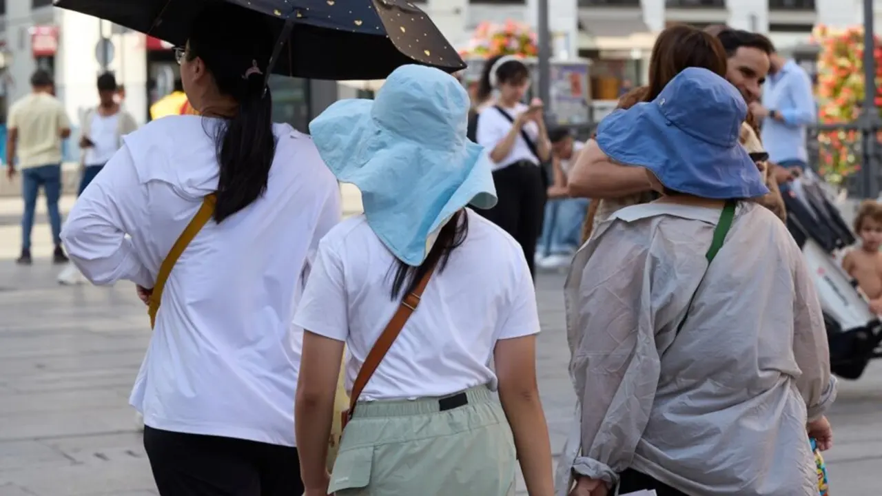  Archivo - Doce provincias en alerta amarilla y naranja por calor este domingo, con riesgo extremo en Murcia, Alicante y Valencia.<br>- Jes&uacute;s Hell&iacute;n - Europa Press - Archivo 