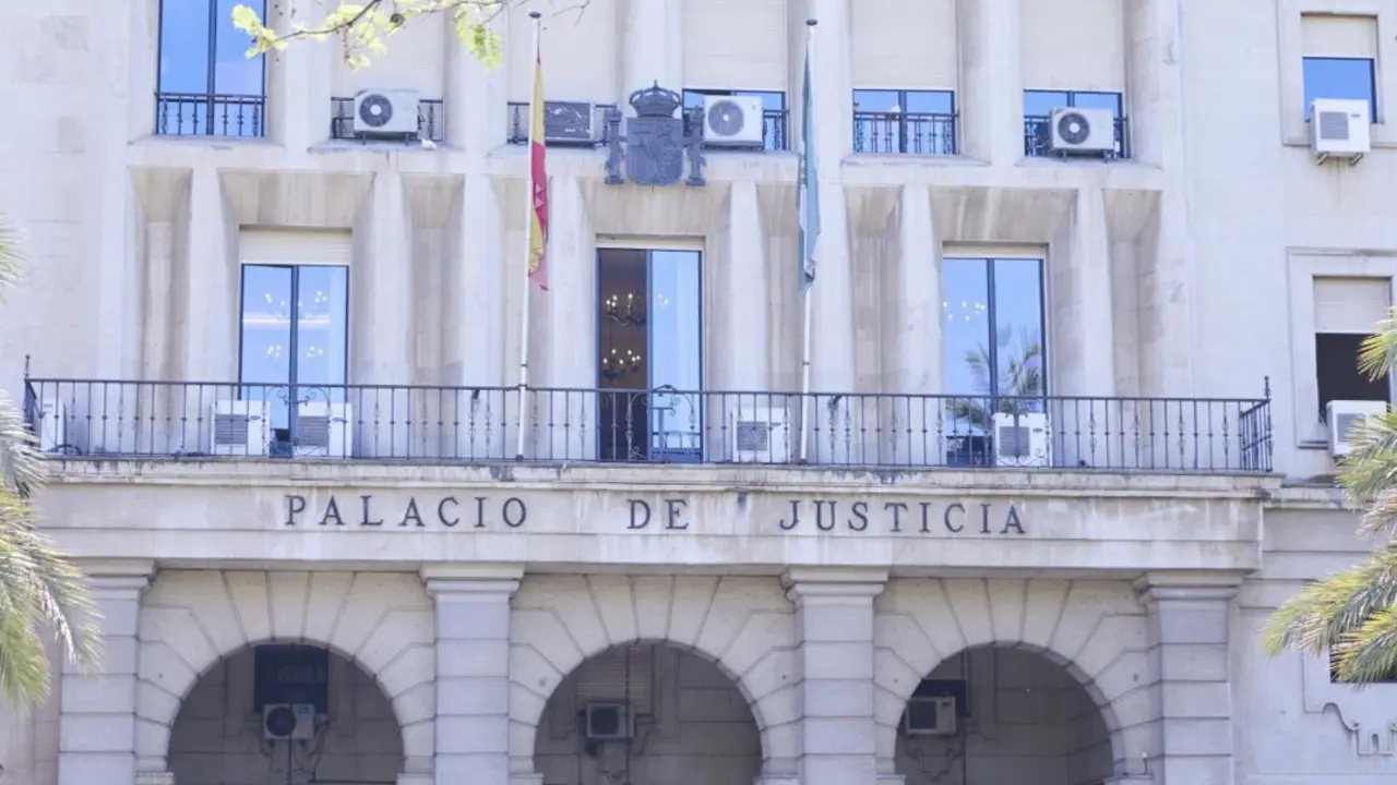  Archivo - Detalle de la fachada principal de la Audiencia Provincial de Sevilla<br>- Joaquin Corchero - Europa Press - Archivo 