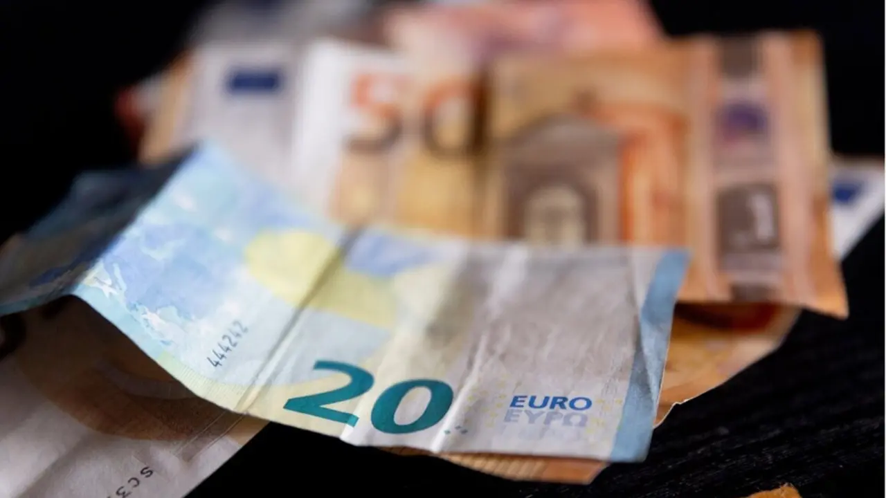  Archivo - (Foto de ARCHIVO) Varios billetes<br>- EDUARDO PARRA / EUROPA PRESS - Archivo 