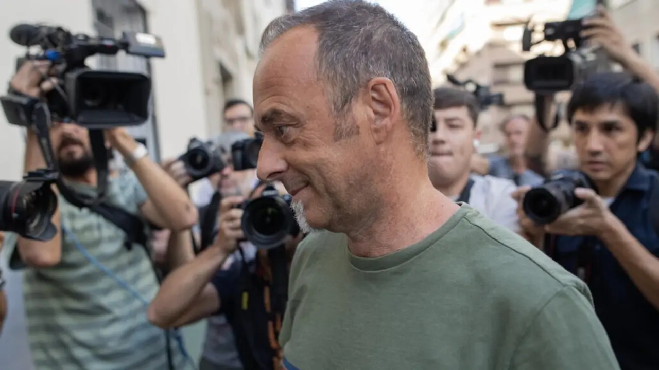  Francesco Arcuri, el excompa&ntilde;ero de Juana Rivas, a su llegada al punto de encuentro familiar este pasado martes<br>- Antonio L Ju&aacute;rez - Europa Press 