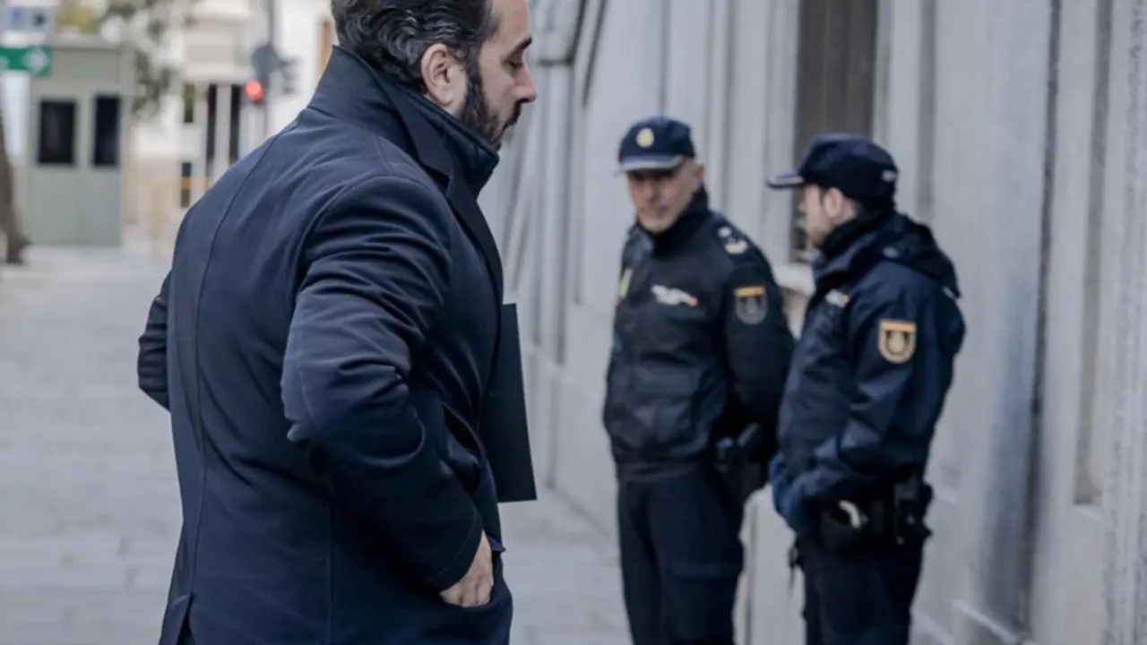  Archivo - El empresario V&iacute;ctor de Aldama a su llegada a declarar ante el Tribunal Supremo, a 16 de diciembre de 2024, en Madrid (Espa&ntilde;a).<br>- A. P&eacute;rez Meca - Europa Press - Archivo 