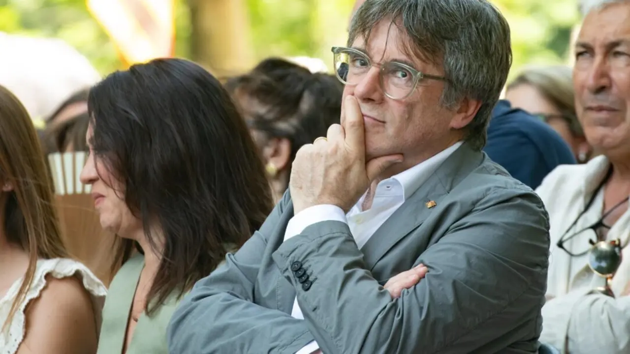  Archivo - El expresidente de la Generalitat, Carles Puigdemont, durante el acto de celebraci&oacute;n del cuarto aniversario de la fundaci&oacute;n de Junts en Am&eacute;lie-les-Bains-Palalda (Francia). Foto de archivo<br>- Gl&ograve;ria S&aacute;nchez - Europa Press - Archivo 