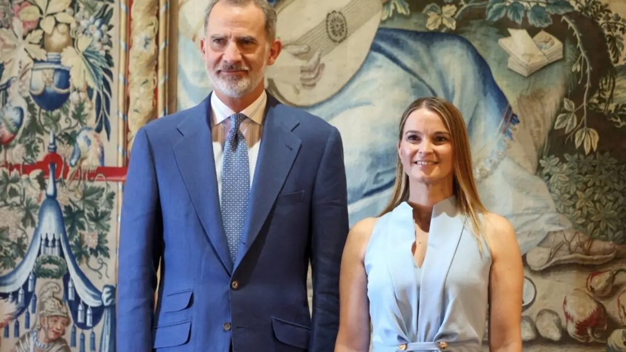  Archivo - El Rey Felipe VI y la presidenta del Govern, Marga Prohens.<br>- ISAAC BUJ - EUROPA PRESS - Archivo | EP 
