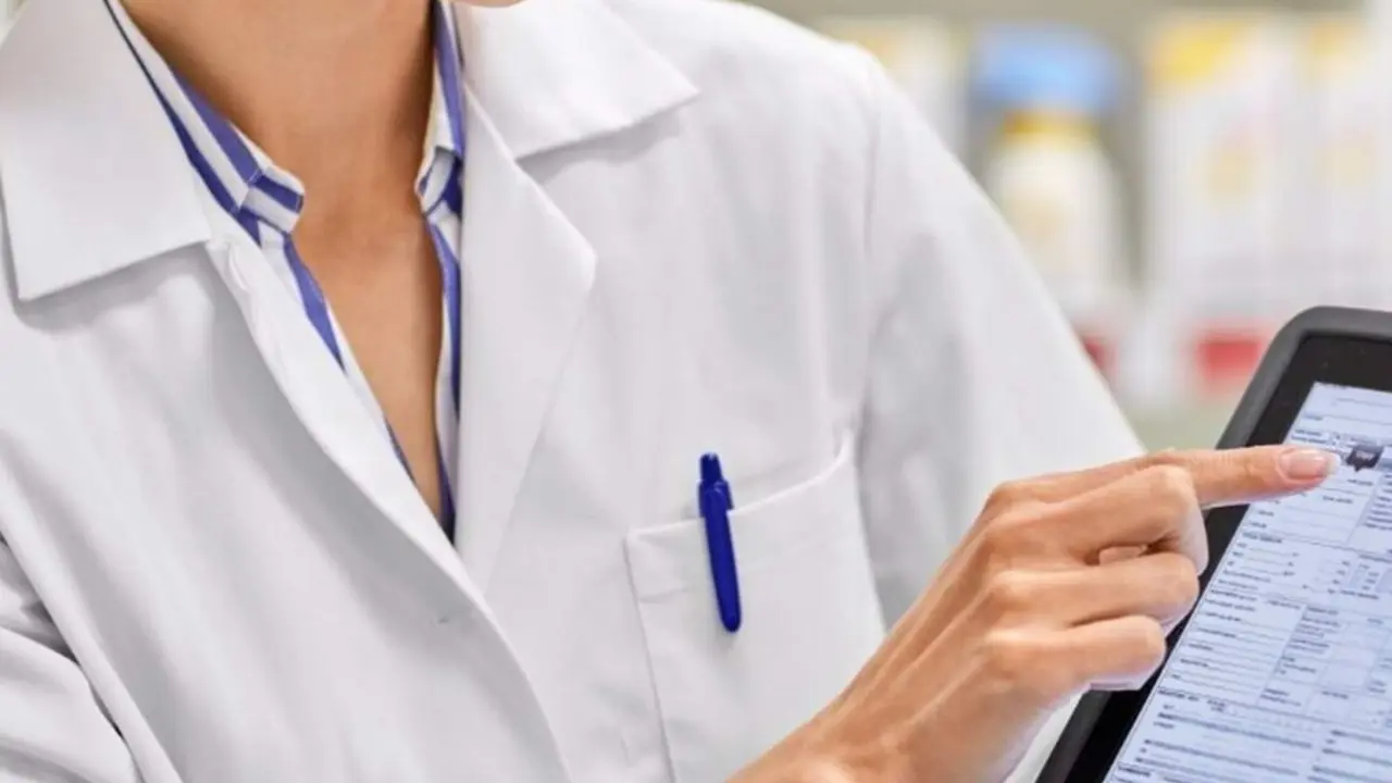  Archivo - M&eacute;dico, receta - ICOMEM - Archivo 