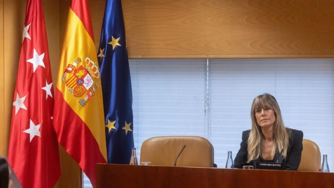  Archivo - La mujer del presidente del Gobierno, Bego&ntilde;a G&oacute;mez, durante la comisi&oacute;n de investigaci&oacute;n de la Asamblea de Madrid el 13 de noviembre de 2024.<br>- Eduardo Parra - Europa Press - Archivo 