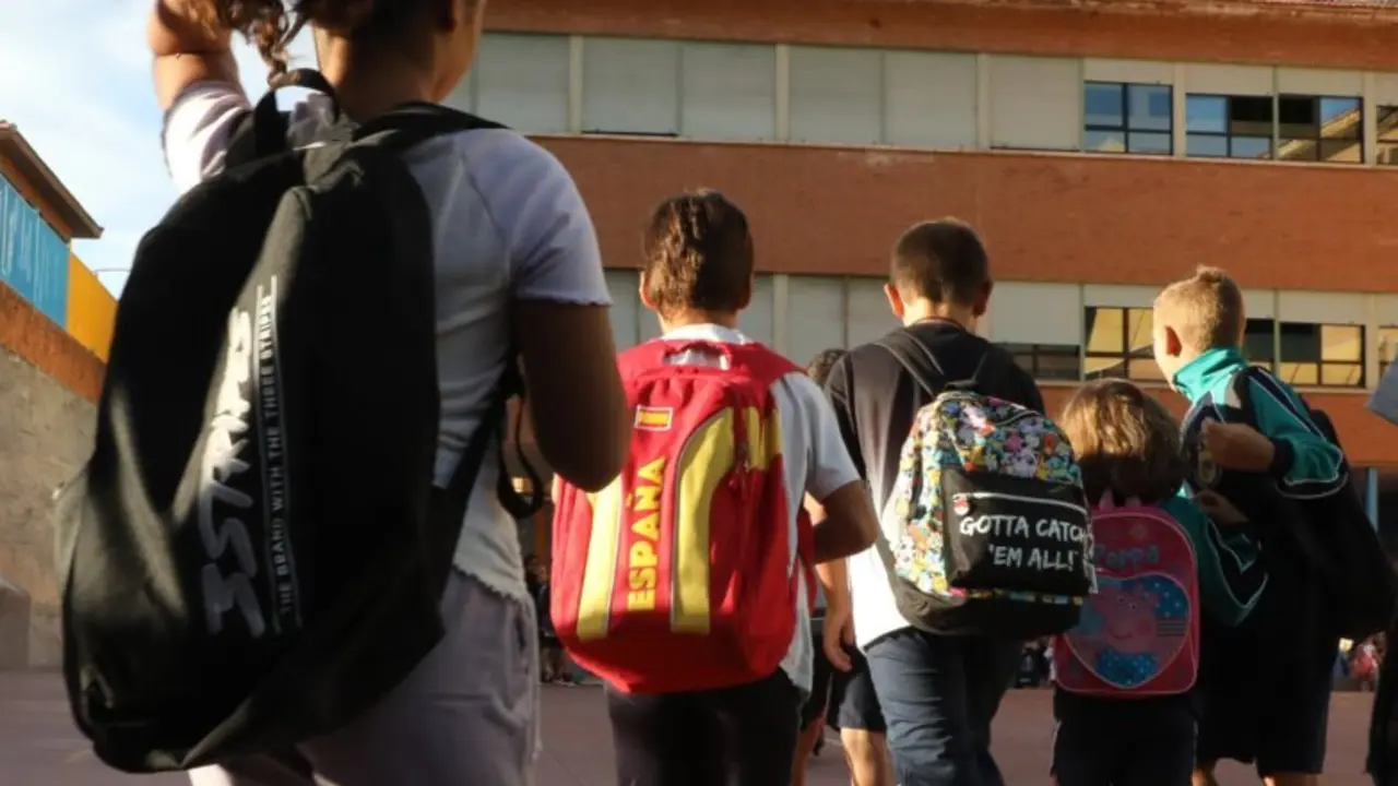  Archivo - Varios ni&ntilde;os a su llegada al colegio.<br>- Marta Fern&aacute;ndez Jara - Europa Press - Archivo 