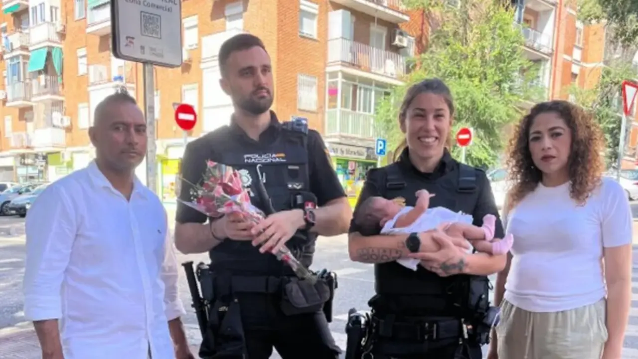  Una imagen de Judith con Esmeralda, la beb&eacute; a la que salv&oacute; la vida 