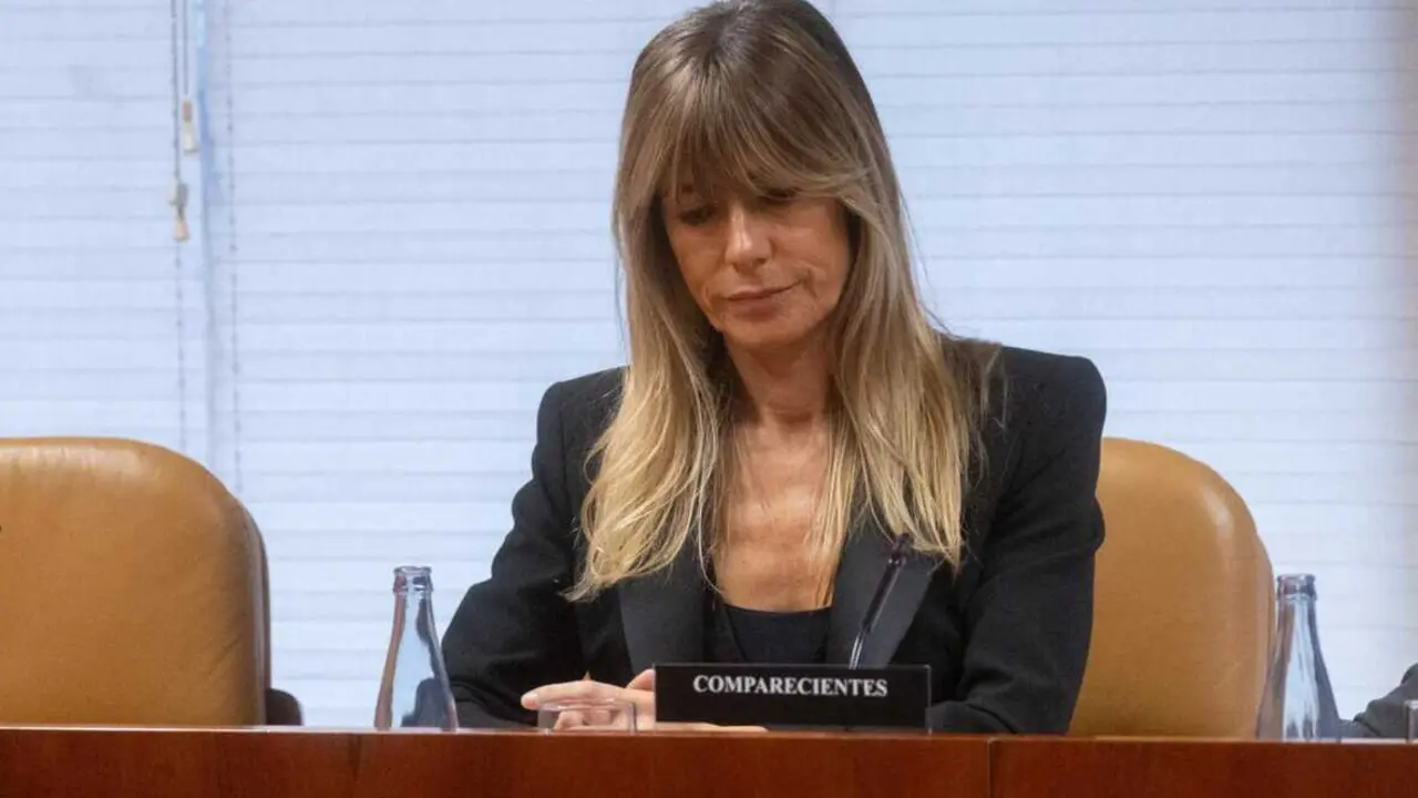  Archivo - La mujer del presidente del Gobierno, Bego&ntilde;a G&oacute;mez, durante la Comisi&oacute;n de Investigaci&oacute;n en la Asamblea de Madrid, a 13 de noviembre de 2024, en Madrid (Espa&ntilde;a).<br>- Eduardo Parra - Europa Press - Archivo 