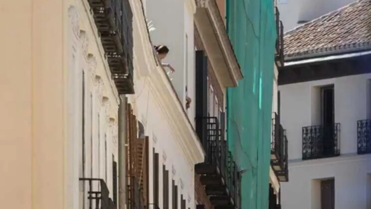  Fachada del edificio que se ha derrumbado. EP 