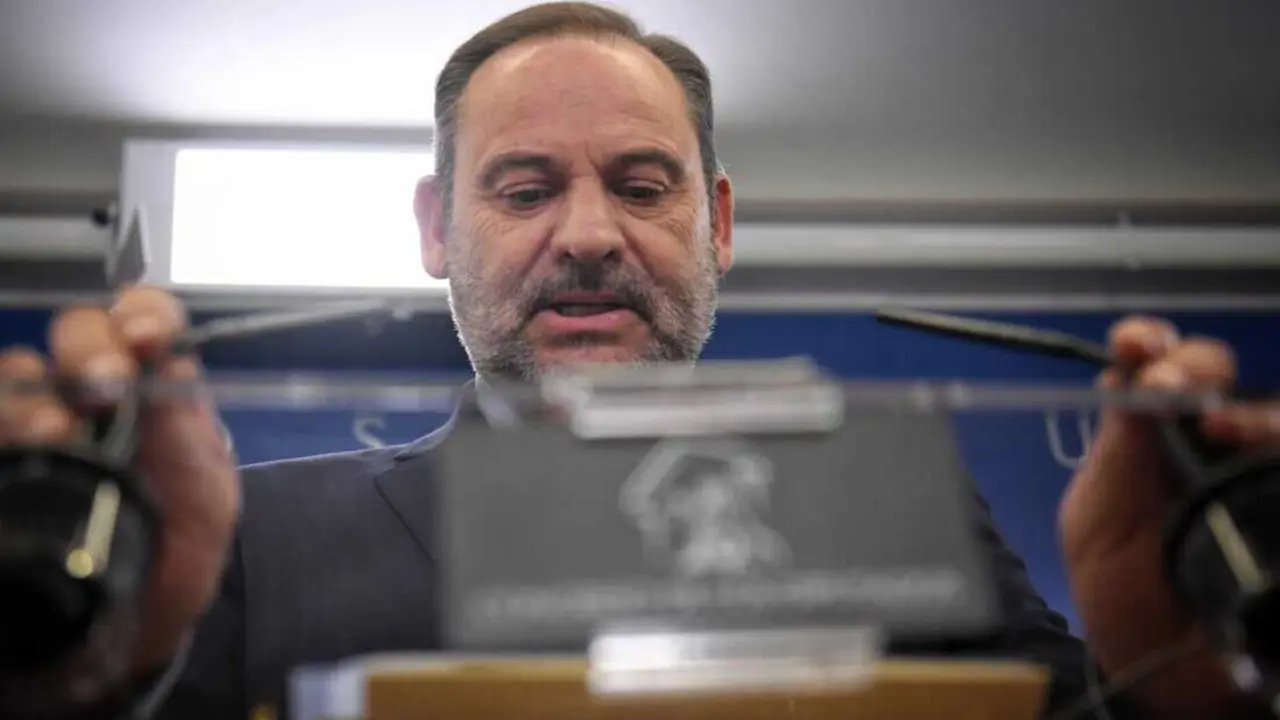  Archivo - El exministro Jos&eacute; Luis &Aacute;balos durante una rueda de prensa en el Congreso de los Diputados.<br>- Fernando S&aacute;nchez - Europa Press - Archivo 