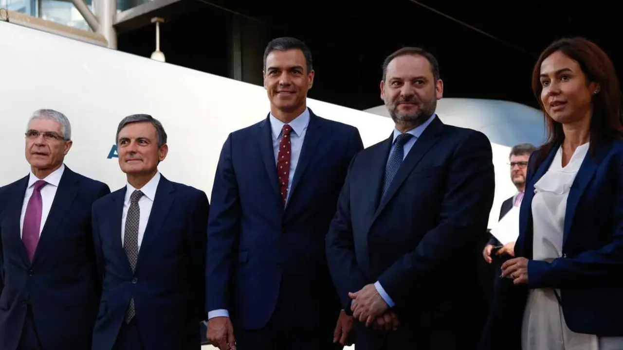  Archivo - Viaje inaugural del AVE a Granada: Pedro Sanchez y Jos&eacute; Luis &Aacute;balos. Archivo.<br>- &Aacute;lex C&aacute;mara - Europa Press - Archivo 