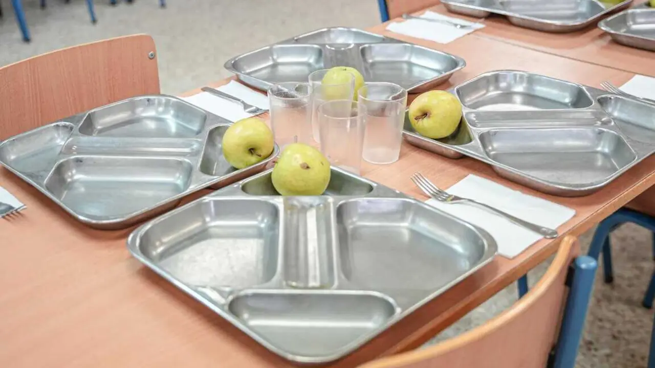  Archivo - Detalle de una de las bandejas de la comida en el comedor escolar<br>- Mar&iacute;a Jos&eacute; L&oacute;pez - Europa Press - Archivo 
