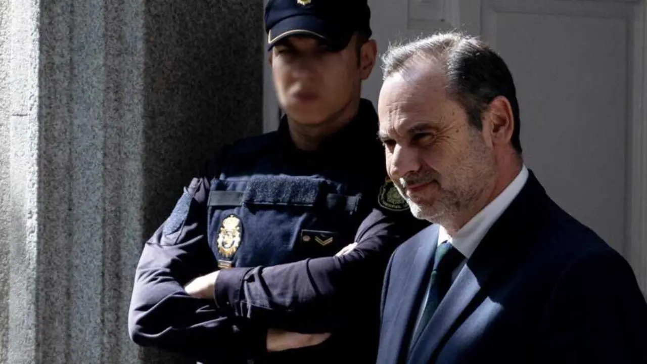  El exministro de Transportes Jos&eacute; Luis &Aacute;balos a su salida del Tribunal Supremo<br>- Eduardo Parra - Europa Press 