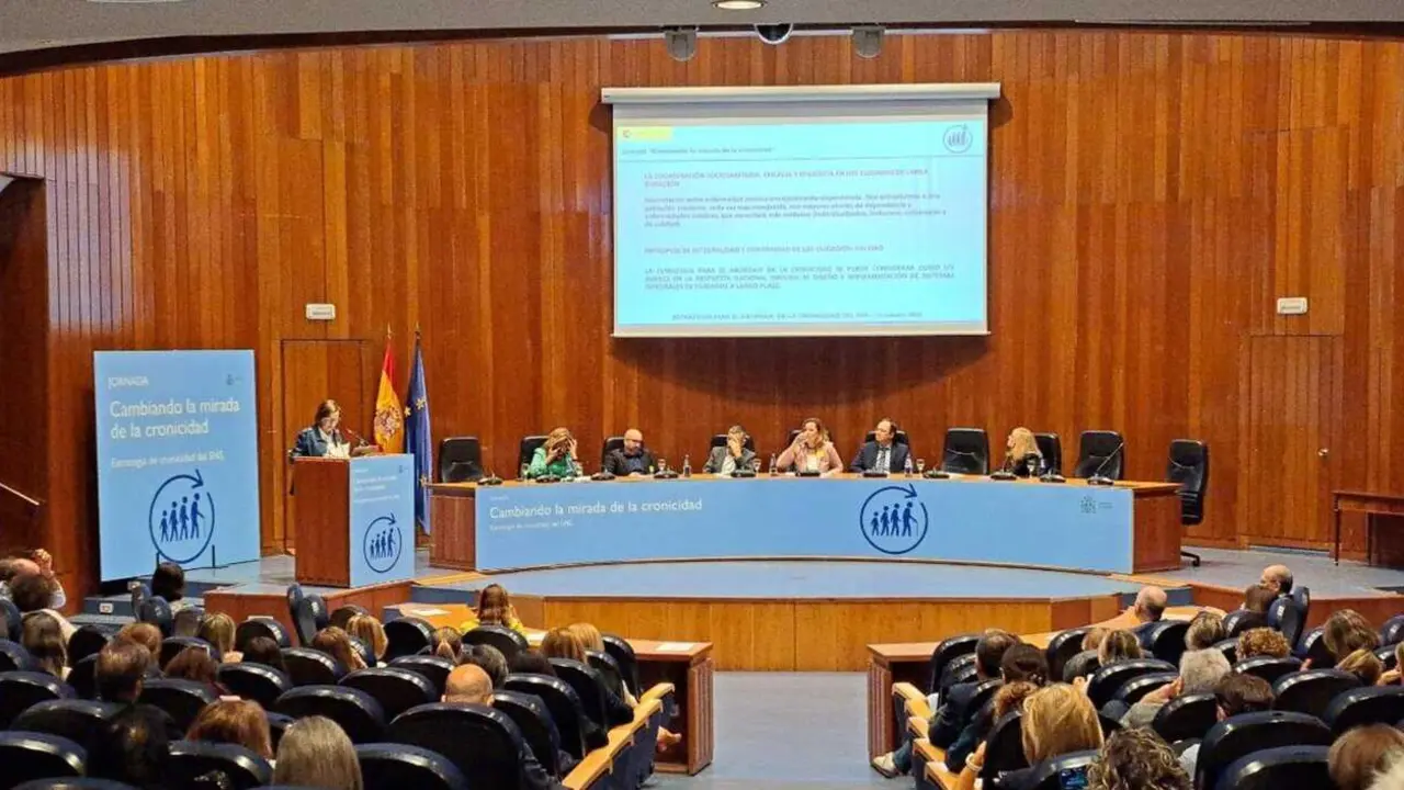  Archivo - Casi el 55% de la poblaci&oacute;n espa&ntilde;ola mayor de 15 a&ntilde;os tiene una enfermedad cr&oacute;nica, seg&uacute;n un informe de Sanidad<br>- SANIDAD - Archivo 