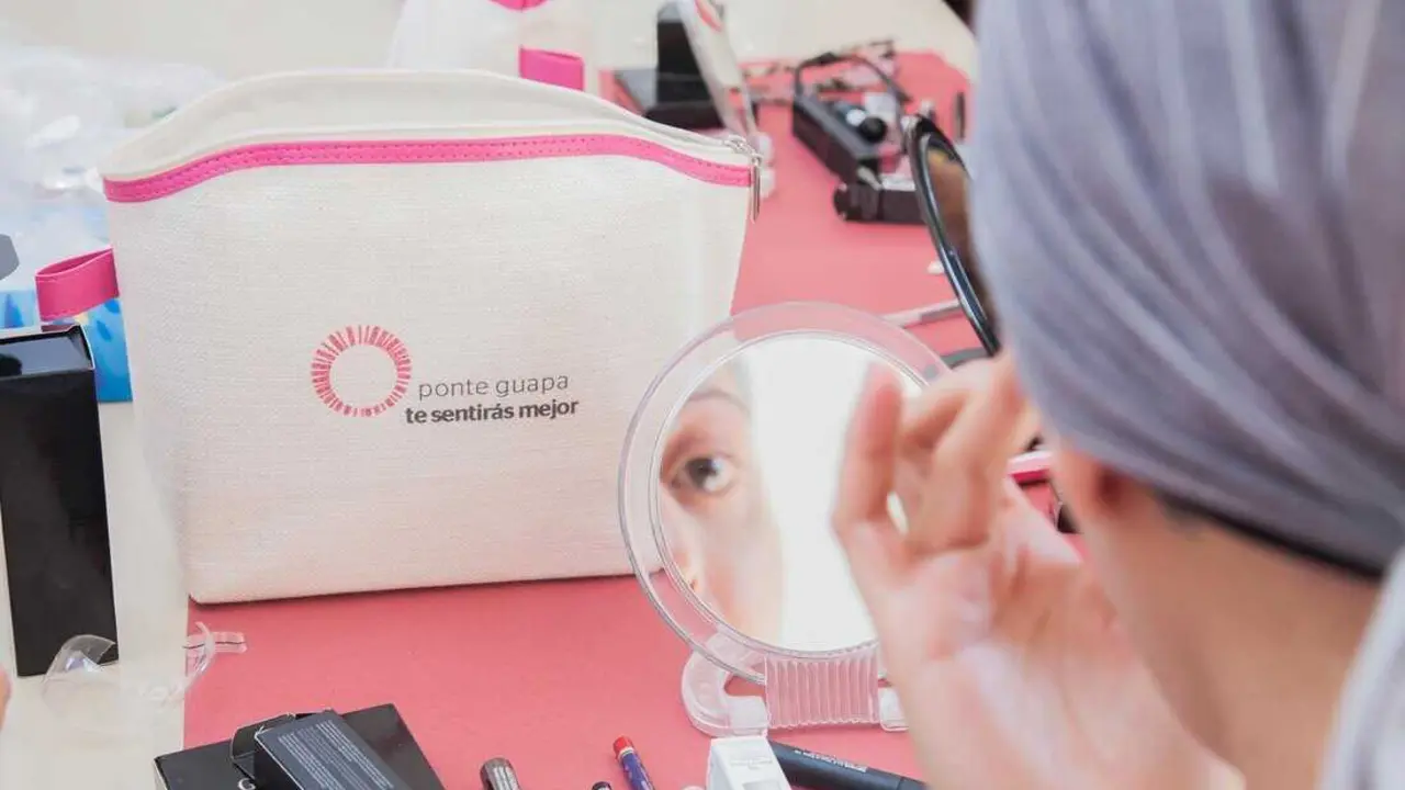  Archivo - Un estudio muestra el impacto positivo de la cosm&eacute;tica y la comunicaci&oacute;n digital en la autoestima de mujeres con c&aacute;ncer<br>- FUNDACI&Oacute;N STANPA - Archivo 