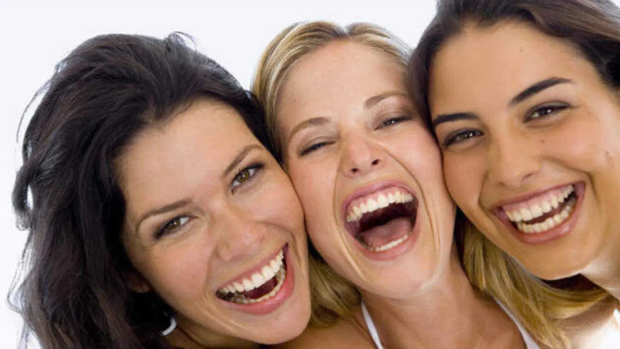  Mujeres sonriendo 