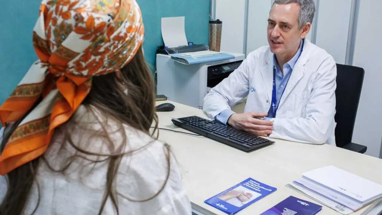  Archivo - El onc&oacute;logo m&eacute;dico del Hospital Universitari de Vall d'Hebron e investigador del grupo de c&aacute;ncer de mama del VHIO, Santiago Escriv&aacute; de Roman&iacute;<br>- VALL D'HEBRON INSTITUT D'ONCOLOGIA - Archivo 