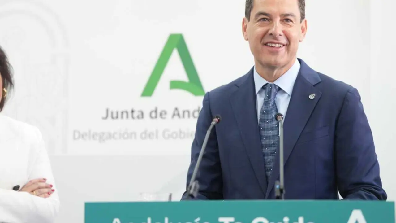  El presidente de la Junta de Andaluc&iacute;a, Juanma Moreno, en la inauguraci&oacute;n del centro de salud de Carihuela en Torremolinos.<br>- JUNTA DE ANDALUC&Iacute;A/X 