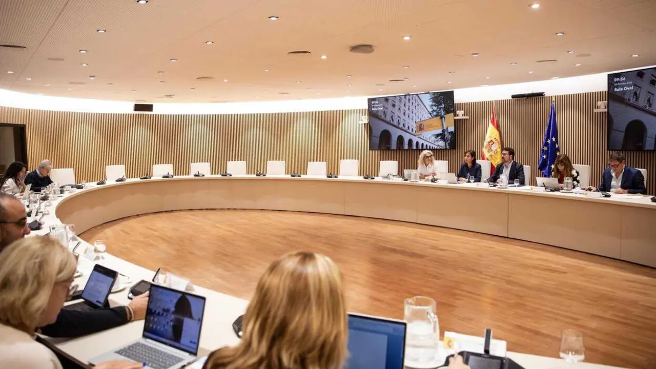  Primera reuni&oacute;n de la mesa de di&aacute;logo social sobre despido<br>- MINISTERIO DE TRABAJO 