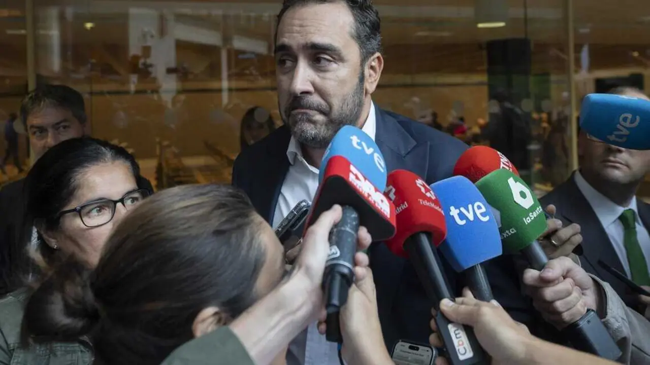  El empresario V&iacute;ctor de Aldama a su llegada a la presentaci&oacute;n del exportavoz de Vox, Iv&aacute;n Espinosa de los Monteros de su nuevo &lsquo;think tank&rsquo; &lsquo;Atenea&rsquo;, a 25 de septiembre de 2025, en Madrid (Espa&ntilde;a). Espinosa de los Monteros define &lsquo;Atenea&rsquo; como un espacio<br>- Alberto Ortega - Europa Press 