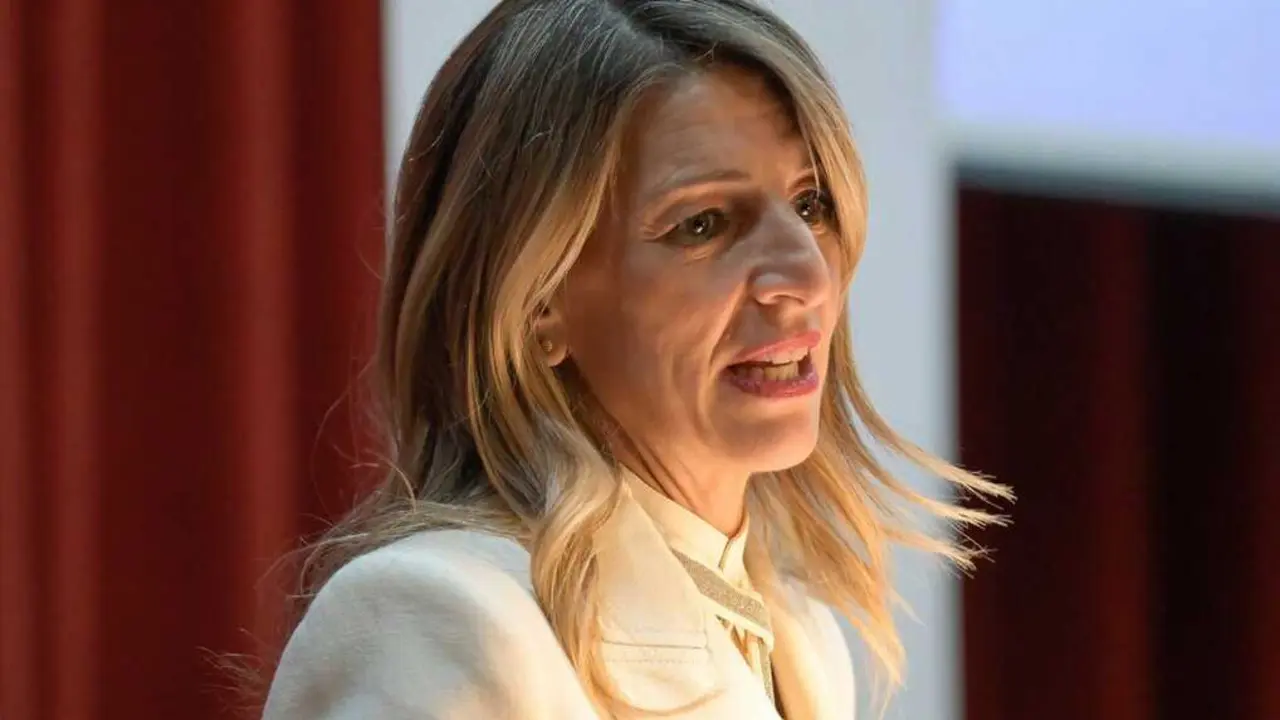  La vicepresidenta segunda del Gobierno y Ministra de Trabajo y Econom&iacute;a Social, Yolanda D&iacute;az, inaugura la Asamblea del Sindicato de t&eacute;cnicos del Ministerio de Hacienda (Gestha) en el Paraninfo de la Universidad de A Coru&ntilde;a, a 23 de octubre de 2025, en A C<br>- M. Dylan - Europa Press 