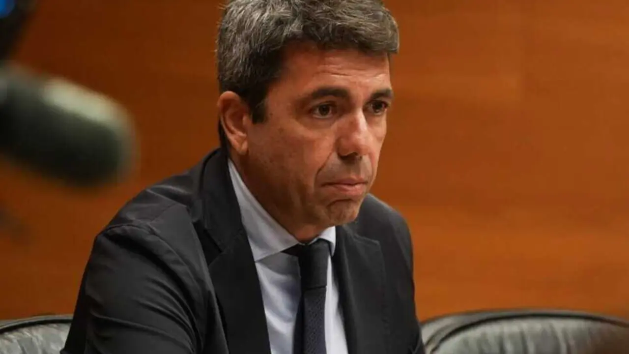  Carlos Maz&oacute;n comparece en Les Corts<br>- JORGE GIL - EUROPA PRESS 