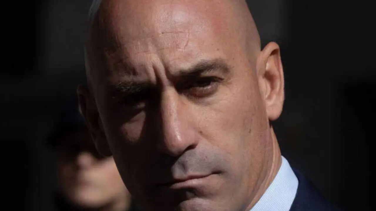  rchivo - El expresidente de la Real Federaci&oacute;n Espa&ntilde;ola de F&uacute;tbol (RFEF), Luis Rubiales, llega a la Audiencia Nacional, a 17 de mayo de 2024, en Madrid (Espa&ntilde;a). La Audiencia Nacional ha citado al expresidente de la Real Federaci&oacute;n Espa&ntilde;ola de F&uacute;tbol (RF - Eduardo Parra - Europa Press - Archivo 