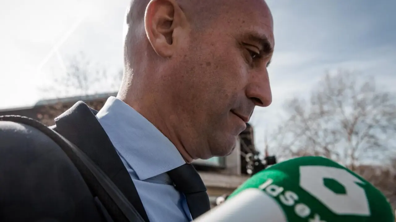 Archivo - El expresidente de la Real Federaci&oacute;n Espa&ntilde;ola de F&uacute;tbol (RFEF) Luis Rubiales sale de una nueva jornada del juicio contra Rubiales, en la Audiencia Nacional de San Fernando de Henares, a 13 de febrero de 2025, en San Fernando de Henares, Madrid
- Carlos Luj&aacute;n - Europa Press - Archivo