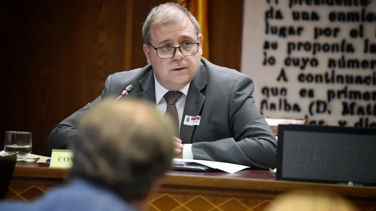 Archivo - El consejero de la sociedad espa&ntilde;ola de participaciones industriales (SEPI) y expresidente de correos y tel&eacute;grafos, Juan Manuel Serrano Quintana, comparece en la Comisi&oacute;n de Investigaci&oacute;n del &lsquo;caso Koldo&rsquo;, en el Senado, a 15 de septiembre de 202
- Fernando S&aacute;nchez - Europa Press - Archivo