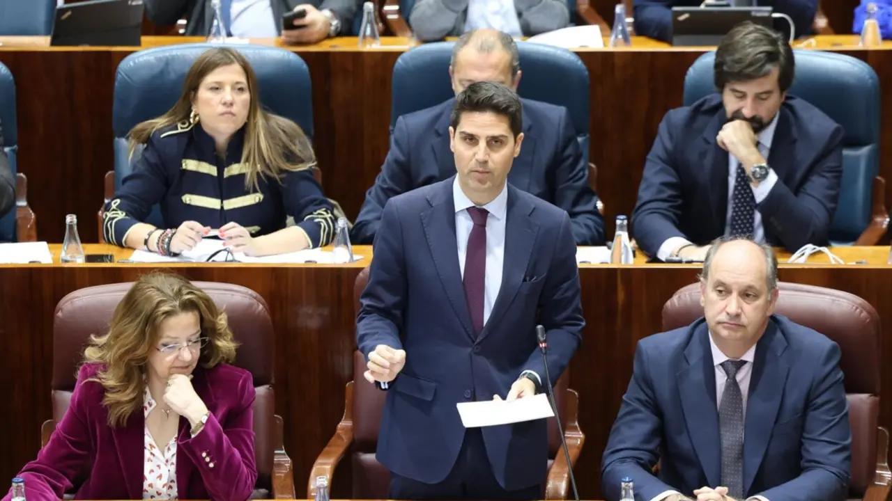 El consejero de Educaci&oacute;n y Universidades, Emilio Viciana, durante un pleno en la Asamblea de Madrid, a 13 de noviembre de 2025, en Madrid (Espa&ntilde;a).
- Marta Fern&aacute;ndez - Europa Press