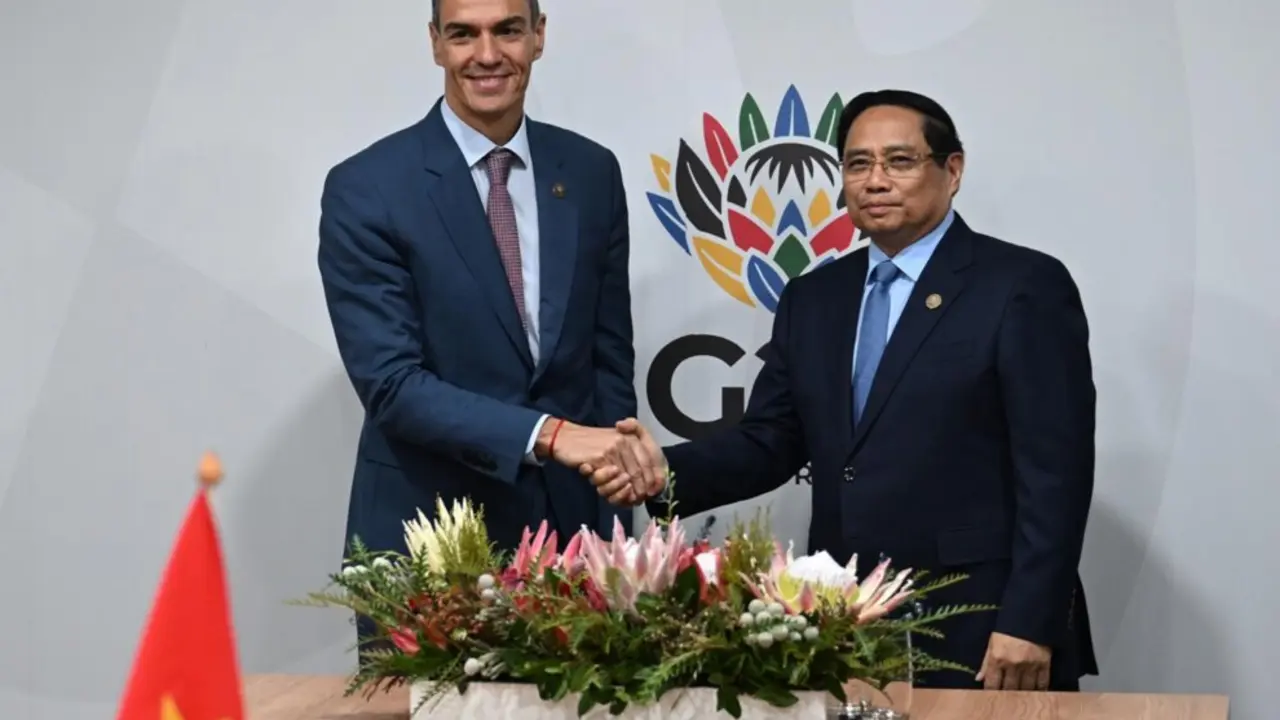 El presidente del Gobierno, Pedro S&aacute;nchez, mantiene una bilateral con el primer ministro de Vietnam
- Pool Moncloa/Borja Puig de la Bellacasa y Pool G20