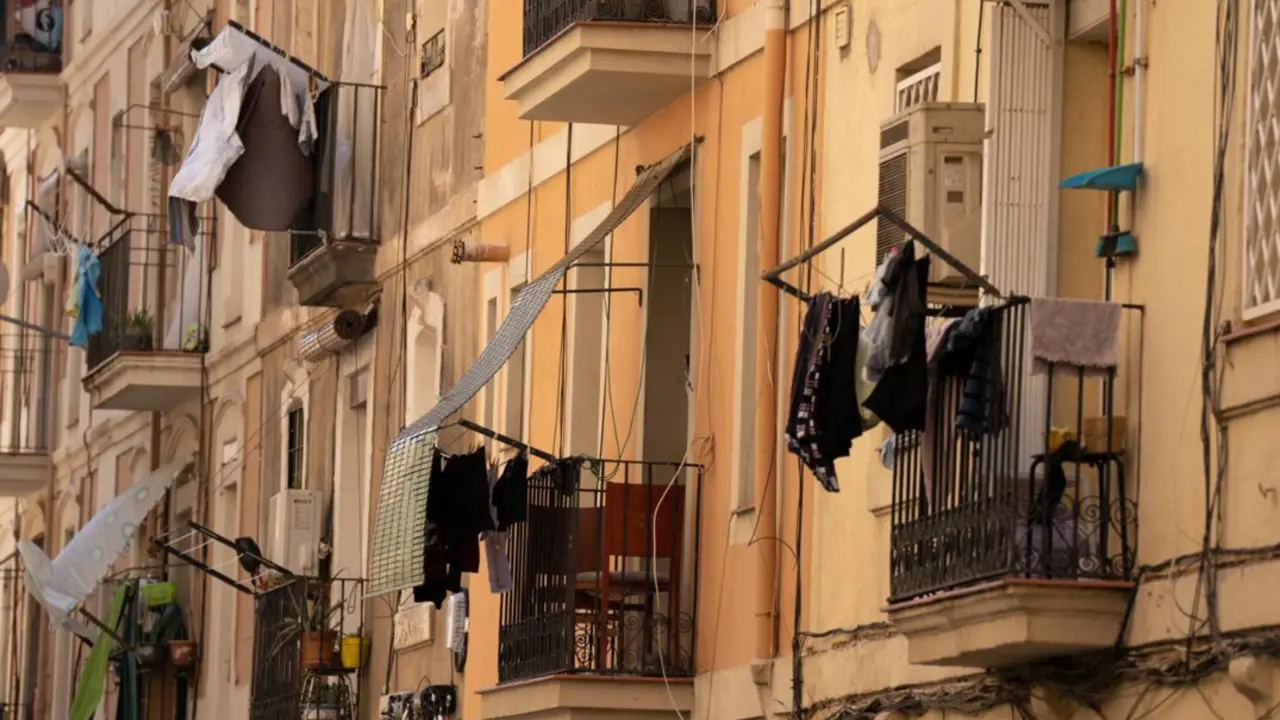 Archivo - Fachada de un edificio de viviendas.
- David Zorrakino - Europa Press - Archivo