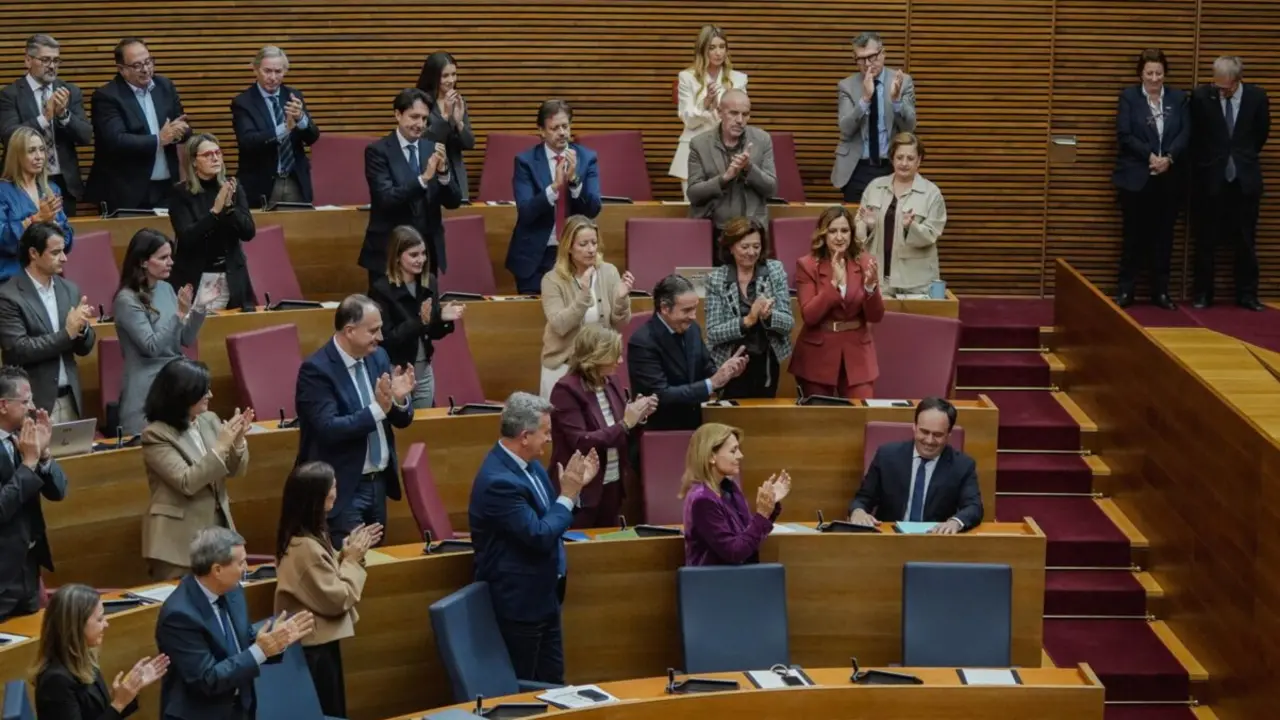 El secretario general del PP de la Comunitat Valenciana y candidato del PP a la investidura, Juanfran P&eacute;rez Llorca (d)
- Jorge Gil - Europa Press