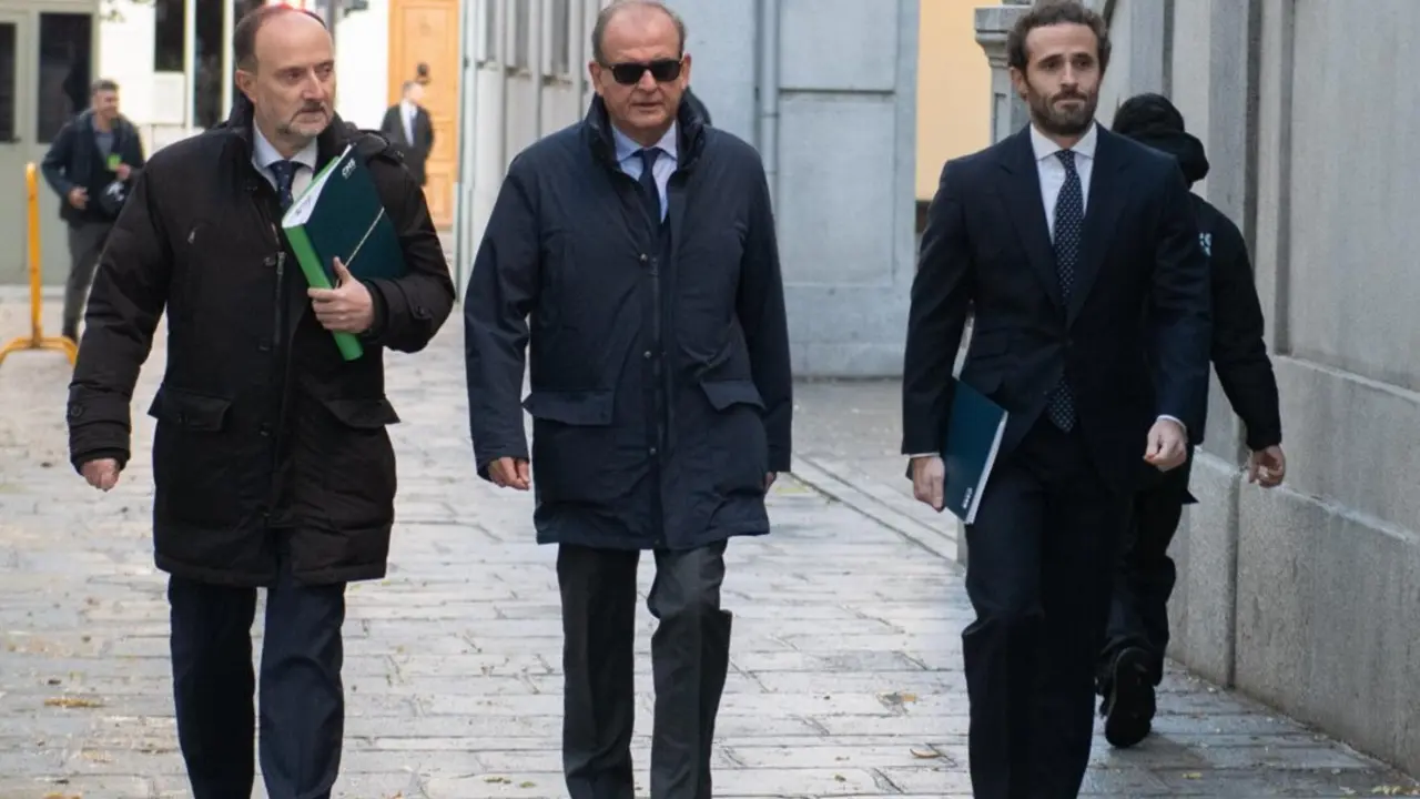 El exdirectivo de Acciona, Justo Vicente Pelegrini a su llegada al Tribunal Supremo, a 3 de diciembre de 2025, en Madrid (Espa&ntilde;a)
- Fernando S&aacute;nchez - Europa Press