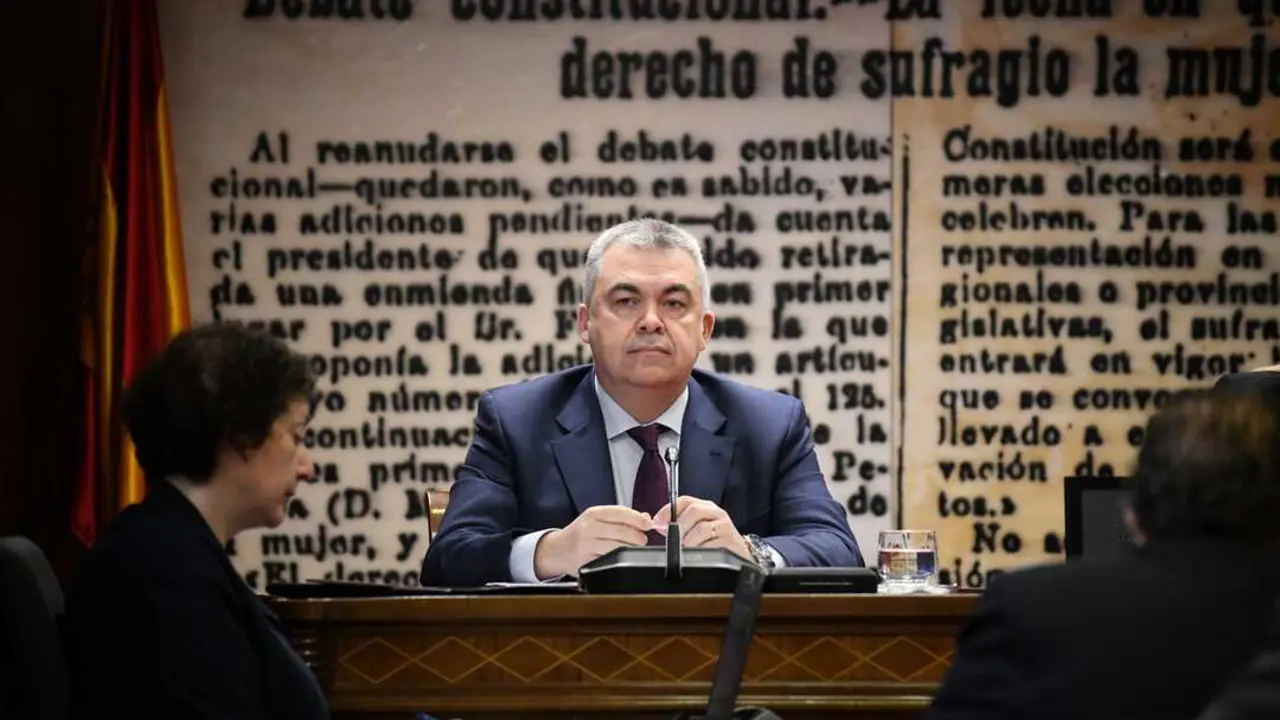 Archivo - El diputado del PSOE, Santos Cerd&aacute;n, comparece durante la Comisi&oacute;n de Investigaci&oacute;n sobre los contratos p&uacute;blicos realizados durante la pandemia de covid-19, en el Senado, a 30 de abril de 2024, en Madrid (Espa&ntilde;a). 