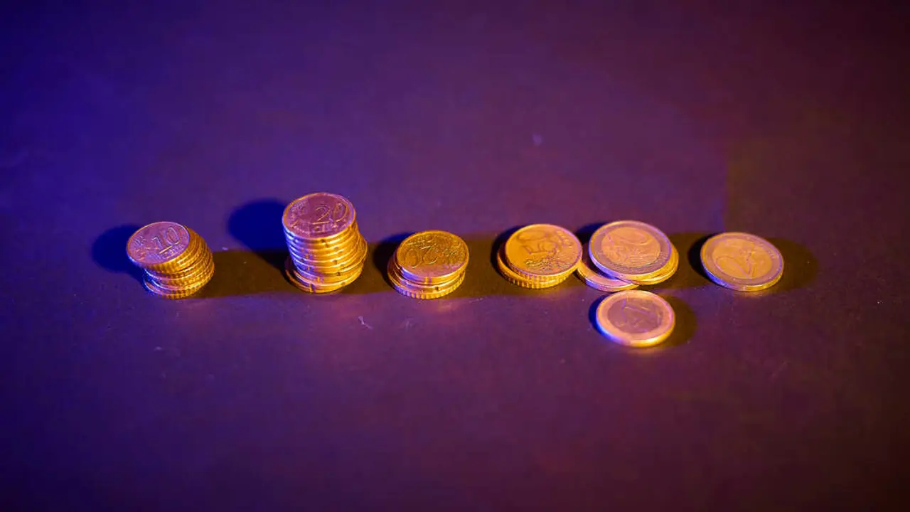 Archivo - Monedas de euro.